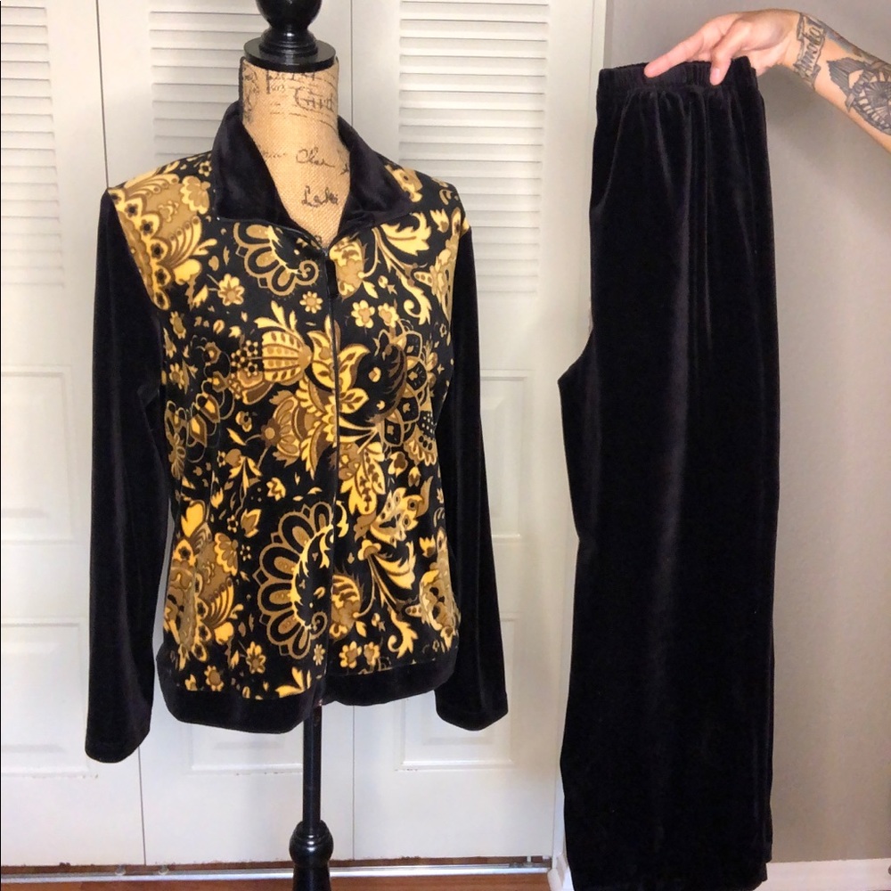 Coldwater Creek Polyester Set